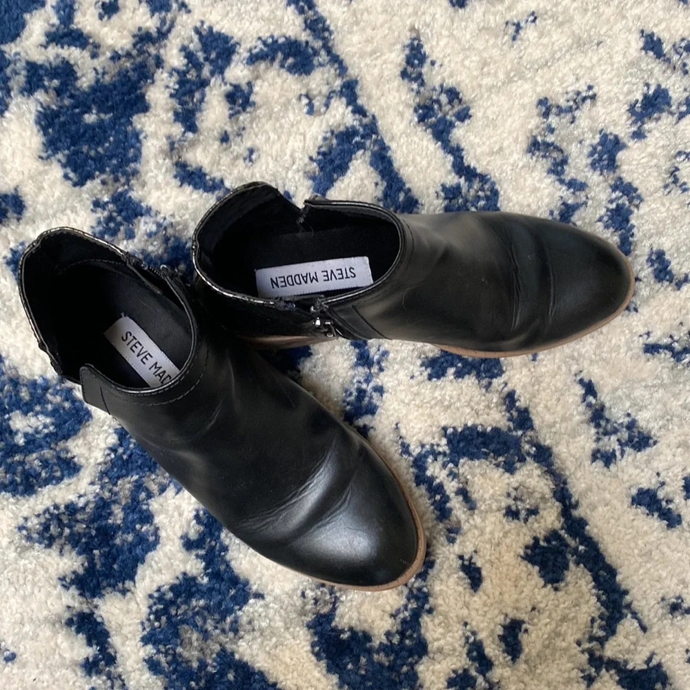 Steve Madden Black Leather Ankle Boots with Brown Snake-Print Heel